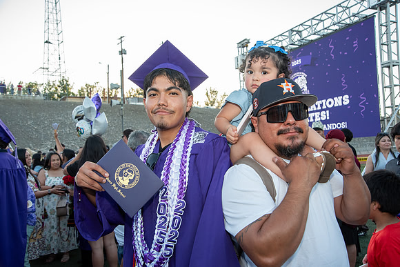 ArnoldUriostegui_PHSGraduation2025-61