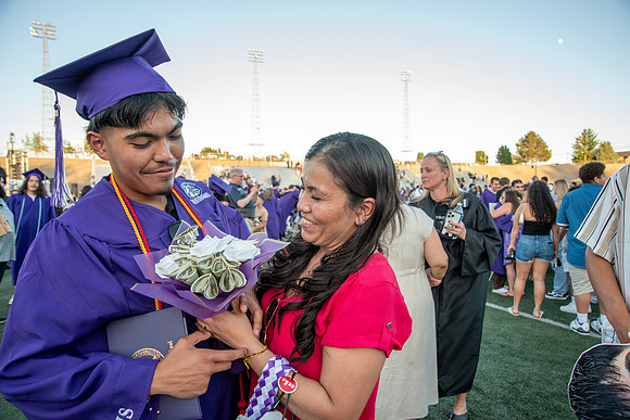 ArnoldUriostegui_PHSGraduation2025-34