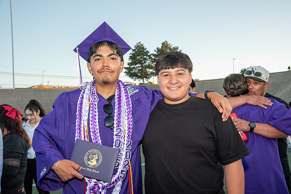 ArnoldUriostegui_PHSGraduation2025-71
