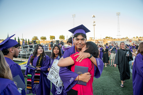 ArnoldUriostegui_PHSGraduation2025-32